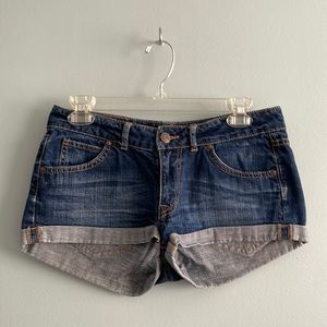 Divided by H&M Size 6 Dark Denim Shorts
